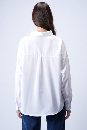 Beyaz Tek Cepli Oversize Gömlek