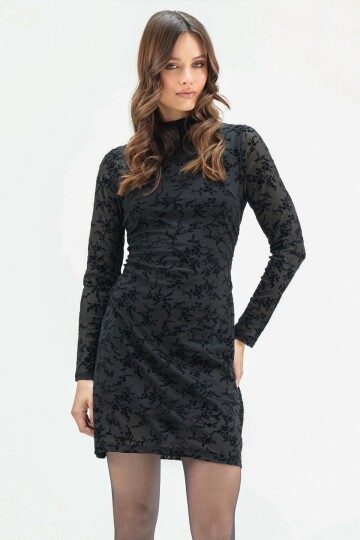 Tül Detaylı Dik Yaka Kadife Mini Elbise