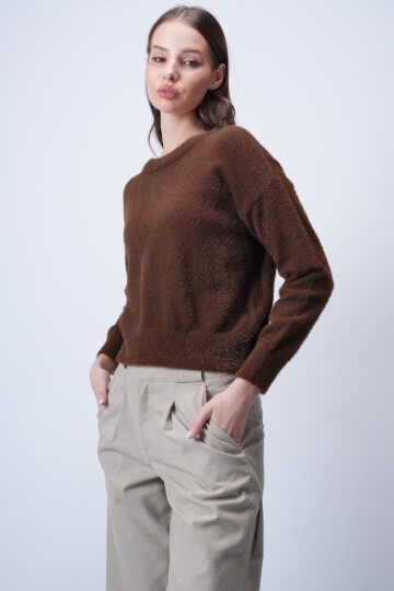 Kahverengi Tüylü Triko Kazak