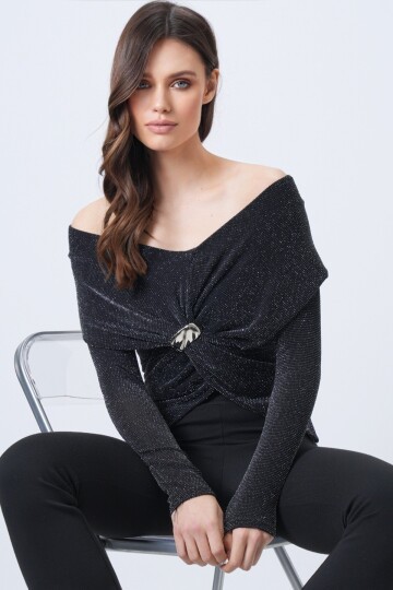 V Yaka Drapeli Aksesuar Detaylı Simli Bluz