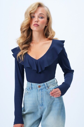 V Yaka Volanlı Yumuşak Dokulu Bluz