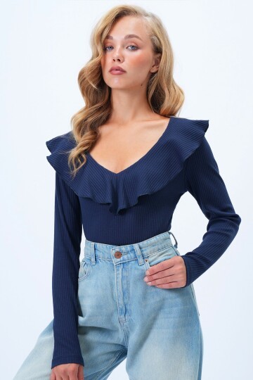 V Yaka Volanlı Yumuşak Dokulu Bluz