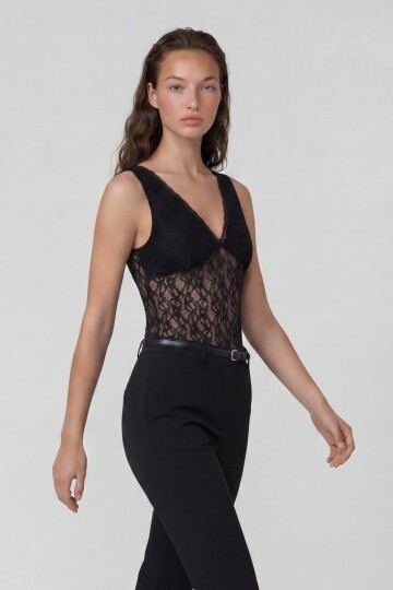 Arka Ön V Yaka Crop Sütyen Kısmı Astarlı Dantel Bluz