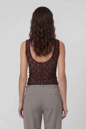 Arka Ön V Yaka Crop Sütyen Kısmı Astarlı Dantel Bluz