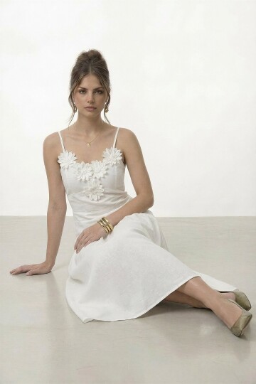 Askılı Çiçek Aplikeli Midi Elbise