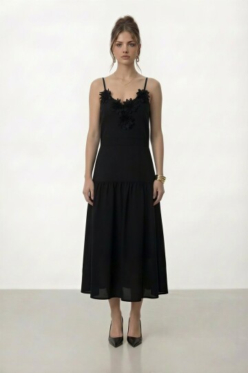 Askılı Çiçek Aplikeli Midi Elbise