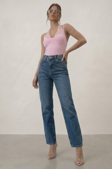 Askılı Dantel Dekolteli Bluz