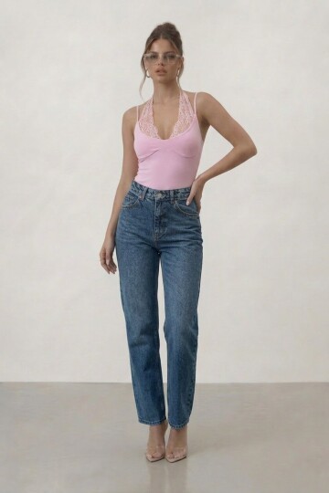 Askılı Dantel Dekolteli Bluz