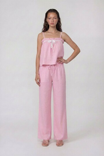 Askılı Dantel Detaylı Bluz Ve Pantolon Takım