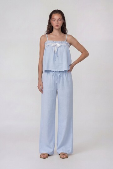 Askılı Dantel Detaylı Bluz Ve Pantolon Takım