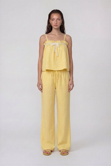 Askılı Dantel Detaylı Bluz Ve Pantolon Takım