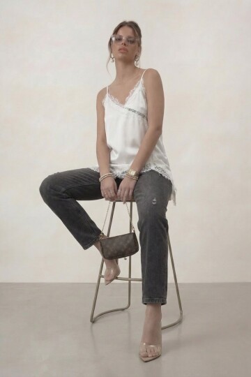 Askılı Dantel Detaylı Saten Bluz