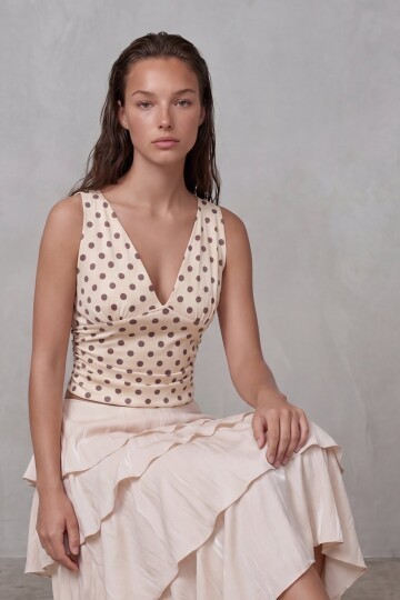 Askılı Drape Detaylı Puantiyeli Crop Bluz