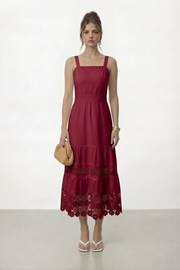 Askılı Kare Yaka Dantel Detaylı Midi Elbise