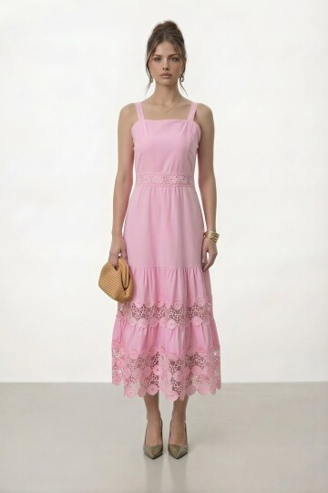 Askılı Kare Yaka Dantel Detaylı Midi Elbise