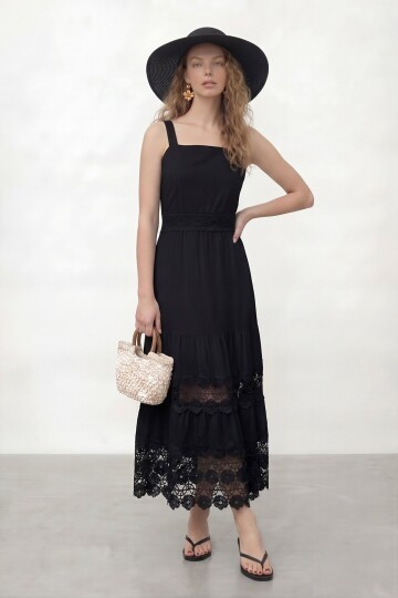 Askılı Kare Yaka Dantel Detaylı Midi Elbise