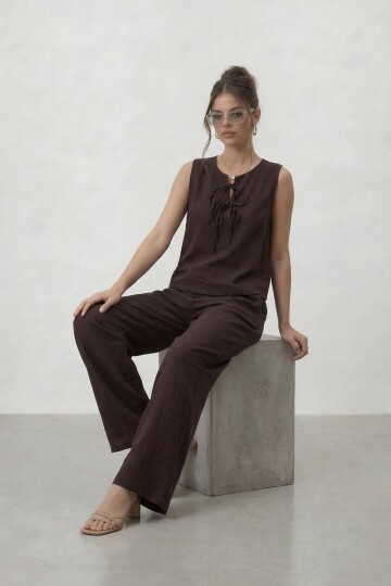 Bağlama Detaylı Kolsuz Bluz Ve Bol Paça Pantolon Takım