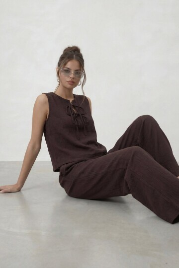 Bağlama Detaylı Kolsuz Bluz Ve Bol Paça Pantolon Takım