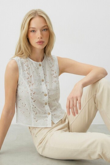 Beyaz Bisiklet Yaka Güpür Yelek