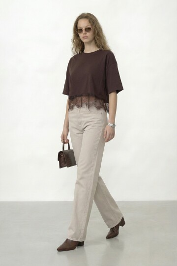 Bisiklet Yaka Dantel Detaylı Crop T-Shirt