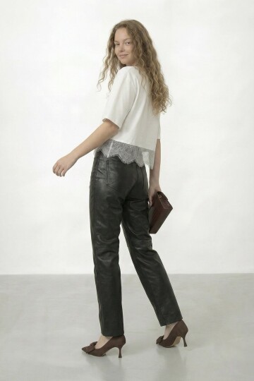 Bisiklet Yaka Dantel Detaylı Crop T-Shirt