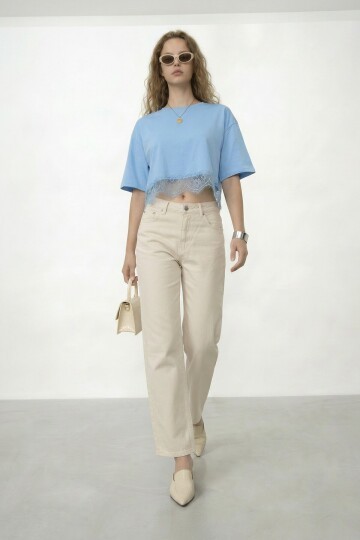 Bisiklet Yaka Dantel Detaylı Crop T-Shirt