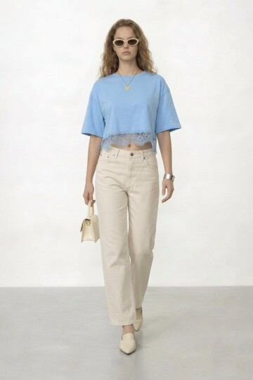 Bisiklet Yaka Dantel Detaylı Crop T-Shirt