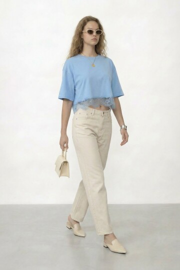 Bisiklet Yaka Dantel Detaylı Crop T-Shirt