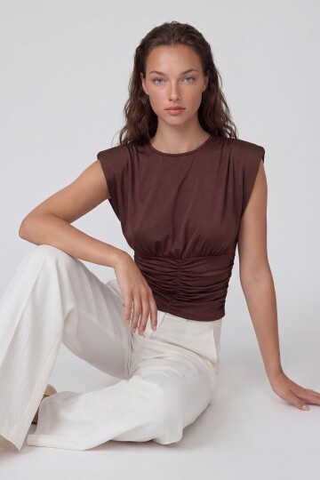 Bisiklet Yaka Drape Detaylı Vatkalı Sandy Bluz