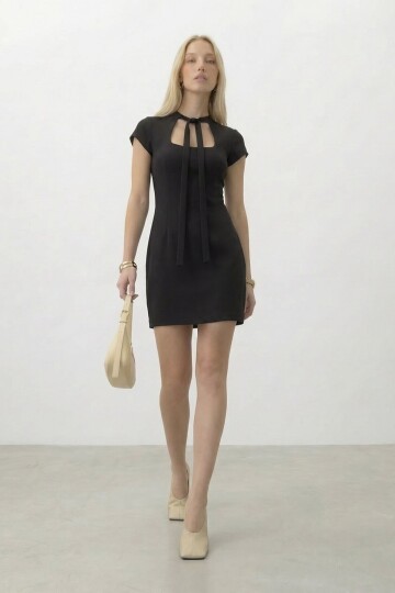 Boyun Bağlamalı Mini Elbise