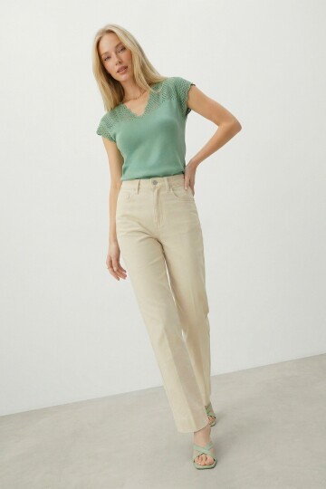 Çağla Yeşili V Yaka Delik Ajurlu Mevsimlik Triko Bluz