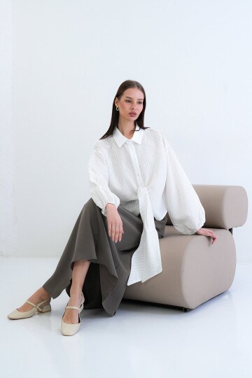 Çizgili Bağlama Detaylı Gömlek