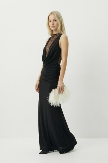 Dantel Detaylı Drapeli Maxi Elbise