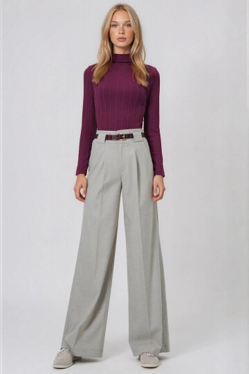 Dik Yaka Ajurlu Likralı Triko Kumaş Bluz