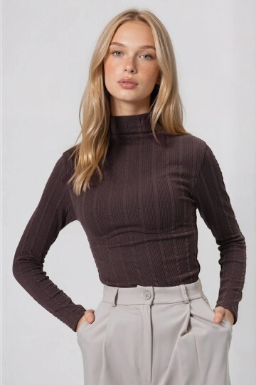 Dik Yaka Ajurlu Likralı Triko Kumaş Bluz