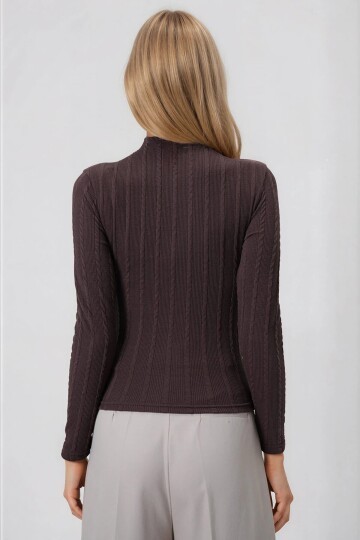 Dik Yaka Ajurlu Likralı Triko Kumaş Bluz