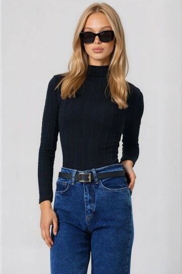 Dik Yaka Ajurlu Likralı Triko Kumaş Bluz