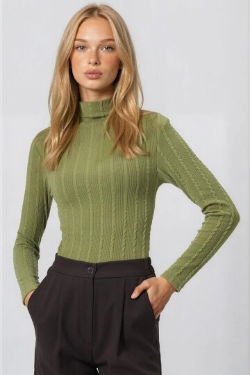 Dik Yaka Ajurlu Likralı Triko Kumaş Bluz