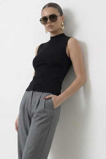 Dik Yaka Kolsuz Basic Bluz