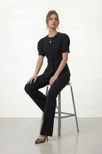 Düğmeli Çift Cepli Ceket Ve İspanyol Paça Pantolon Takım