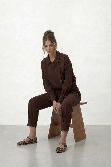 Düğmeli Crop Ceket Ve Pile Detaylı Pantolon Takım