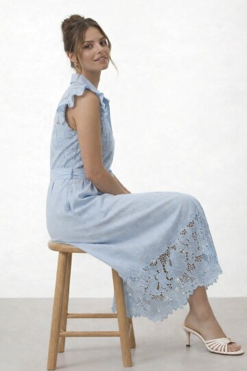 Düğmeli Fırfır Kollu Dantel Detaylı Midi Elbise