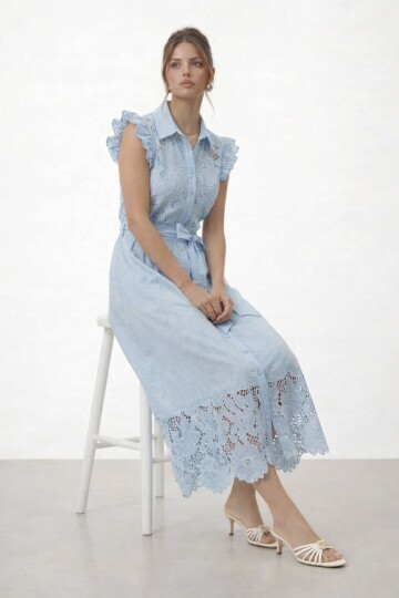 Düğmeli Fırfır Kollu Dantel Detaylı Midi Elbise