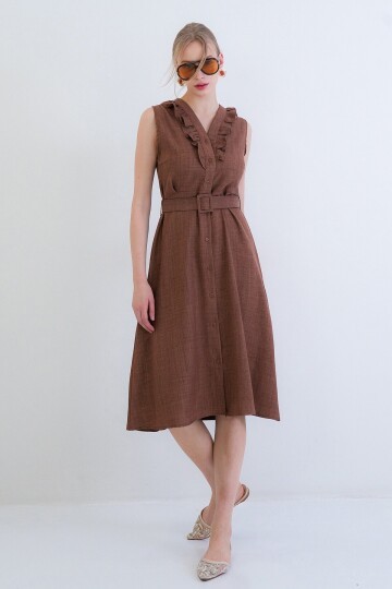 Düğmeli Önü Fırfır Detaylı Kendindn Kemerli Sofia Keten Dokuma Elbise