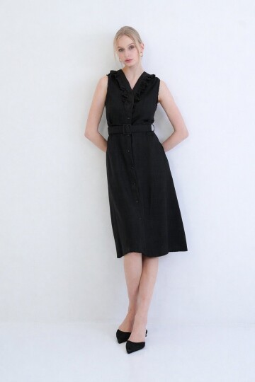 Düğmeli Önü Fırfır Detaylı Kendindn Kemerli Sofia Keten Dokuma Elbise