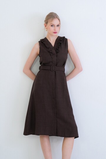 Düğmeli Önü Fırfır Detaylı Kendindn Kemerli Sofia Keten Dokuma Elbise