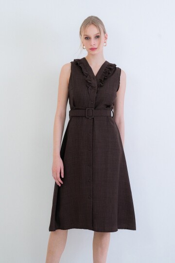 Düğmeli Önü Fırfır Detaylı Kendindn Kemerli Sofia Keten Dokuma Elbise