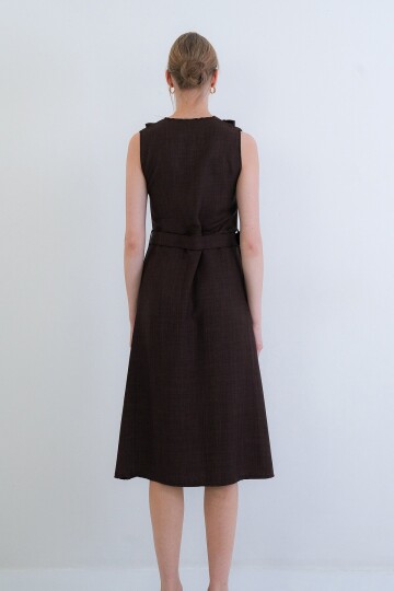 Düğmeli Önü Fırfır Detaylı Kendindn Kemerli Sofia Keten Dokuma Elbise