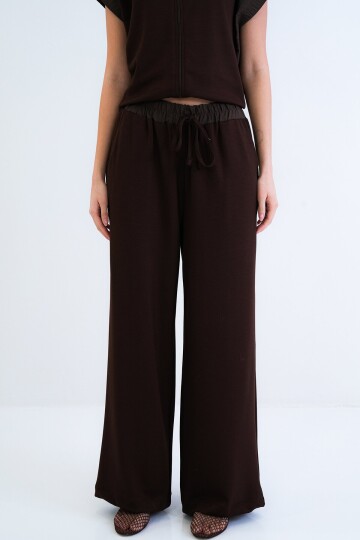 Fermuarlı Yelek Ve Beli Lastikli Pantolon Takım