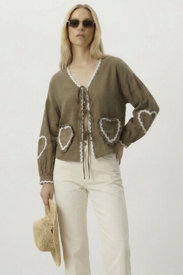 Haki Kalp Nakışlı Bağlamalı Mevsimlik Ceket